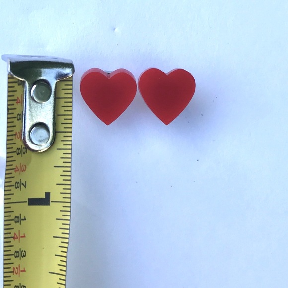 [un]possible cuts red heart stud earrings - Picture 3 of 4
